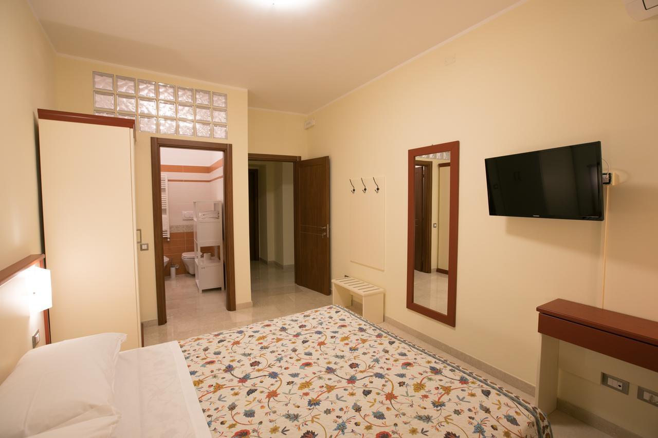 B&B Ponte Capograssi Сульмона Экстерьер фото